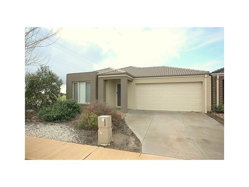 1 Grackle Crescent, Williams Landing VIC 3027