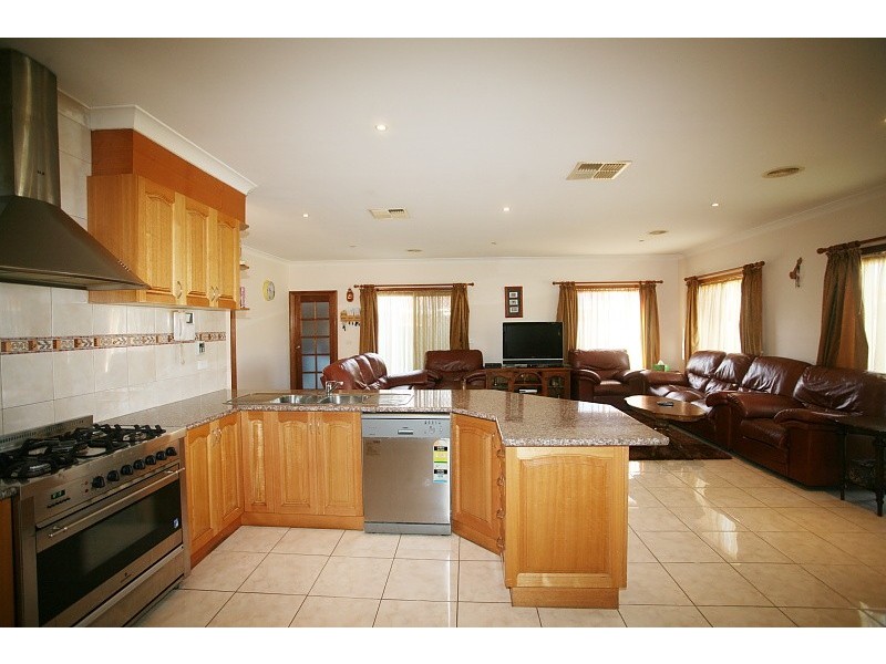 2 Larter Court, Hoppers Crossing VIC 3029