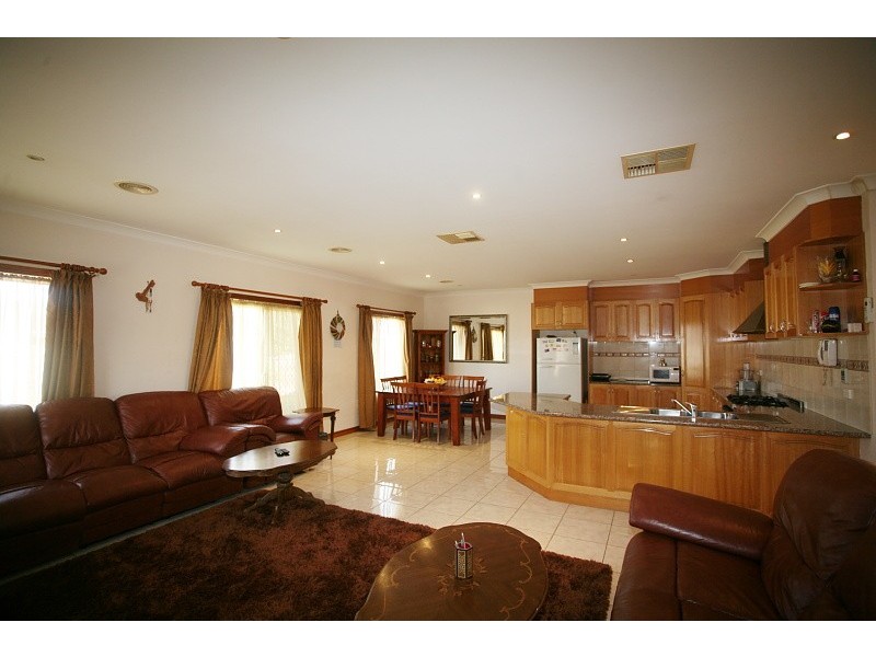 2 Larter Court, Hoppers Crossing VIC 3029