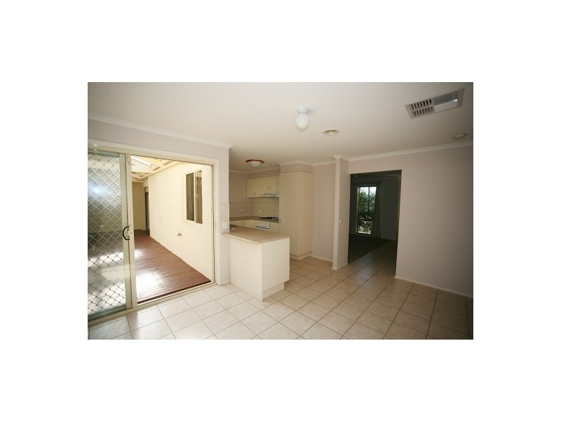 2 Calais Court, Hoppers Crossing VIC 3029