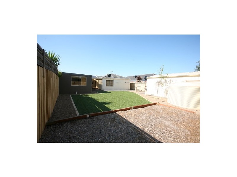 2 Calais Court, Hoppers Crossing VIC 3029