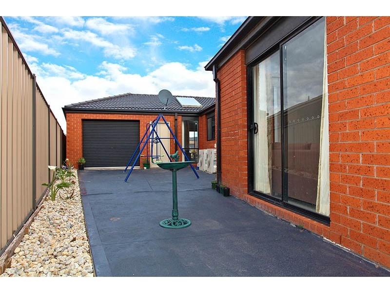 6 Lindrum Outlook, Tarneit VIC 3029