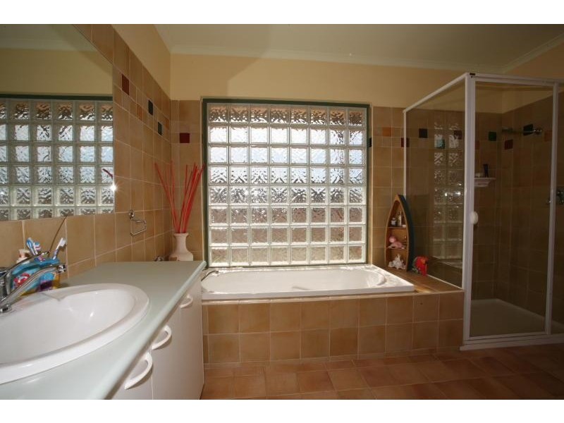 1080 Leakes Road, Mount Cottrell VIC 3024