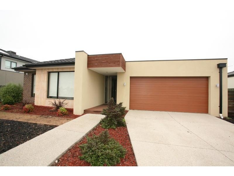 16 Munro Drive, Wyndham Vale VIC 3024