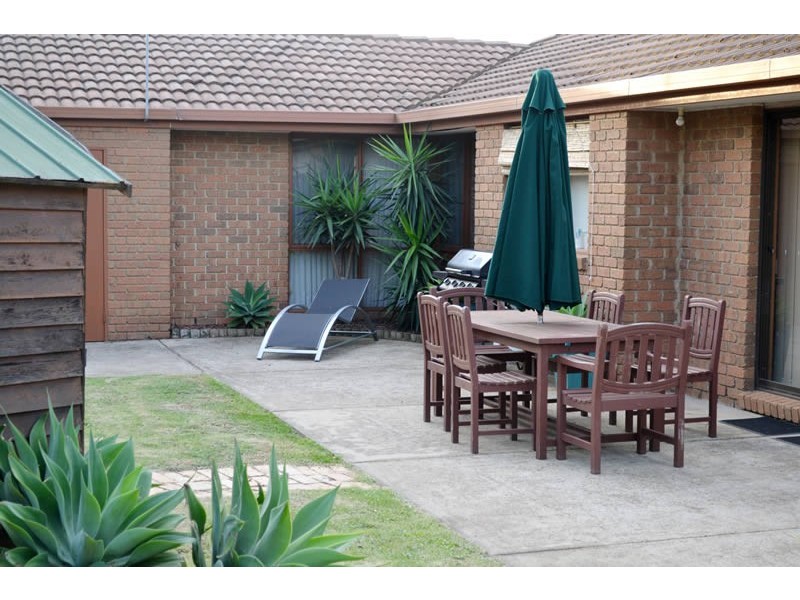 2 Gabrielle Close, Werribee VIC 3030