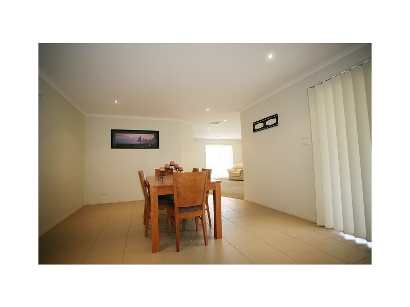 5 Bradley Grove, Tarneit VIC 3029