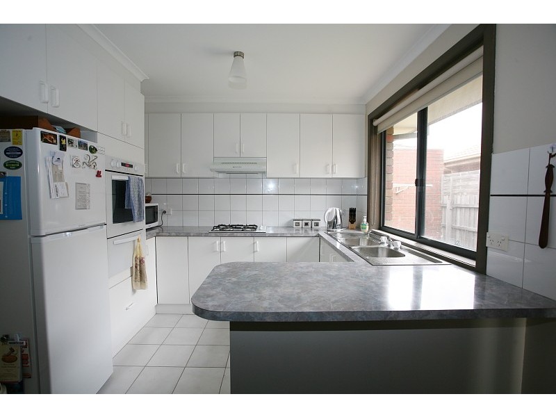 1/75 Silvereye Crescent, Werribee VIC 3030