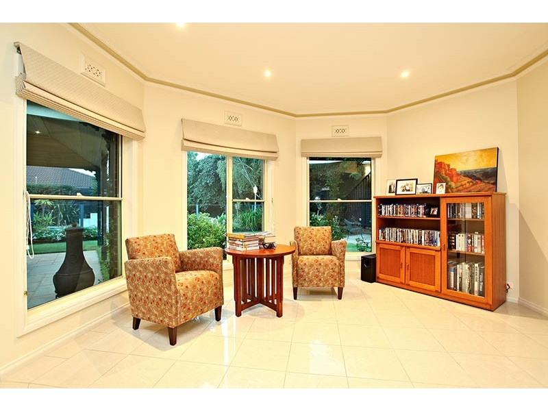 10 Manorvale Parade, Werribee VIC 3030