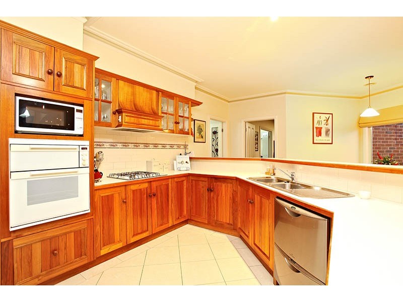 10 Manorvale Parade, Werribee VIC 3030