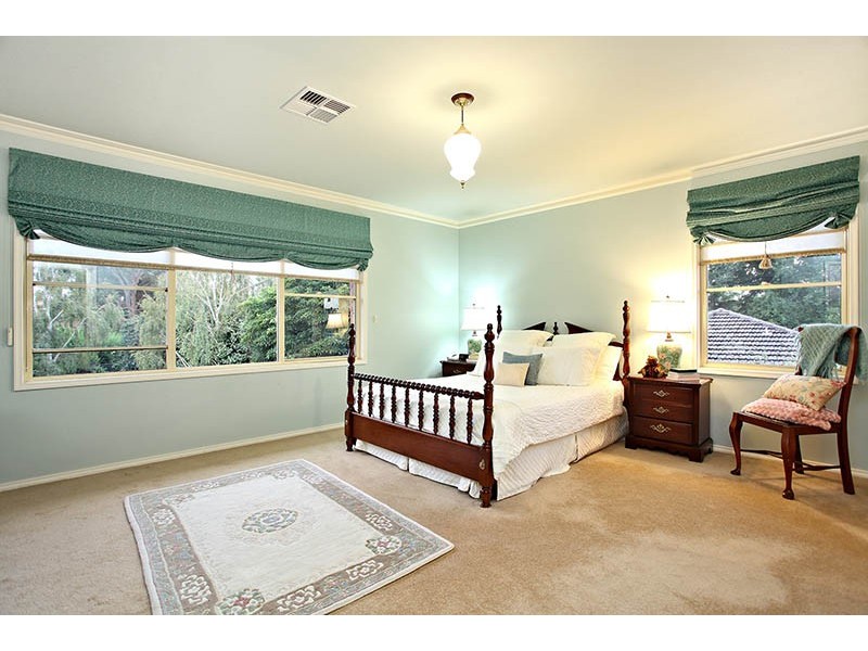 10 Manorvale Parade, Werribee VIC 3030