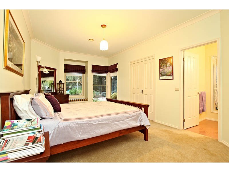 10 Manorvale Parade, Werribee VIC 3030