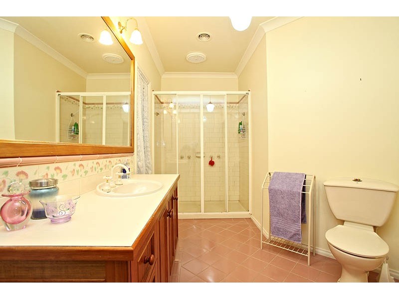 10 Manorvale Parade, Werribee VIC 3030