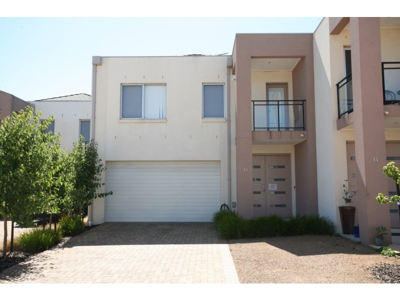 13/110 Sanctuary Lakes North Boulevard, Sanctuary Lakes VIC 3030