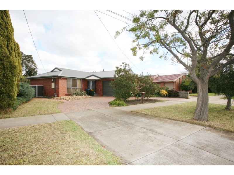 104 Wattle Avenue, Werribee VIC 3030