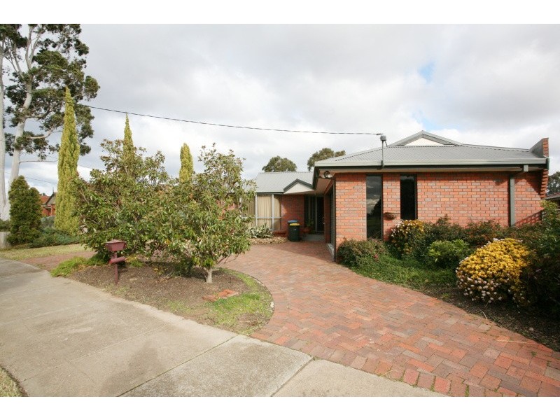 104 Wattle Avenue, Werribee VIC 3030