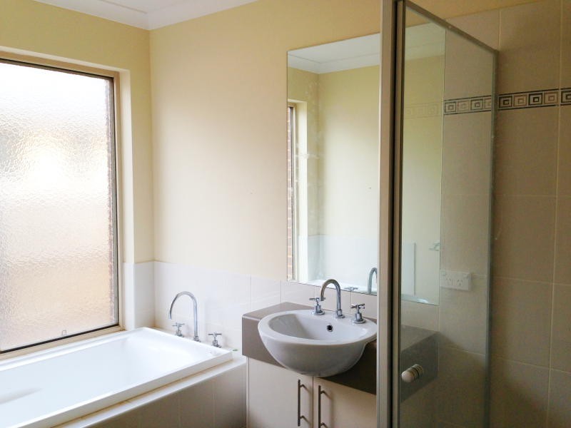 4 Hepburn Avenue, Eynesbury VIC 3338