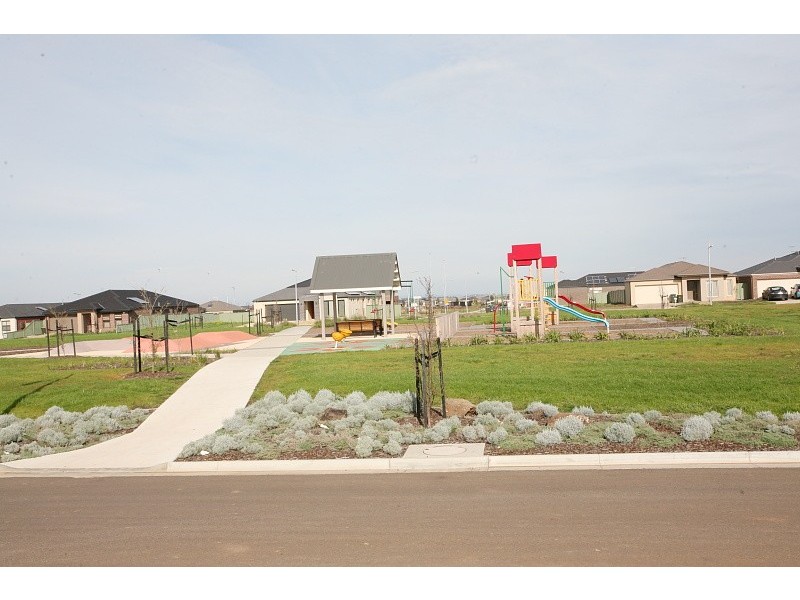 43 Avonwood Avenue, Wyndham Vale VIC 3024