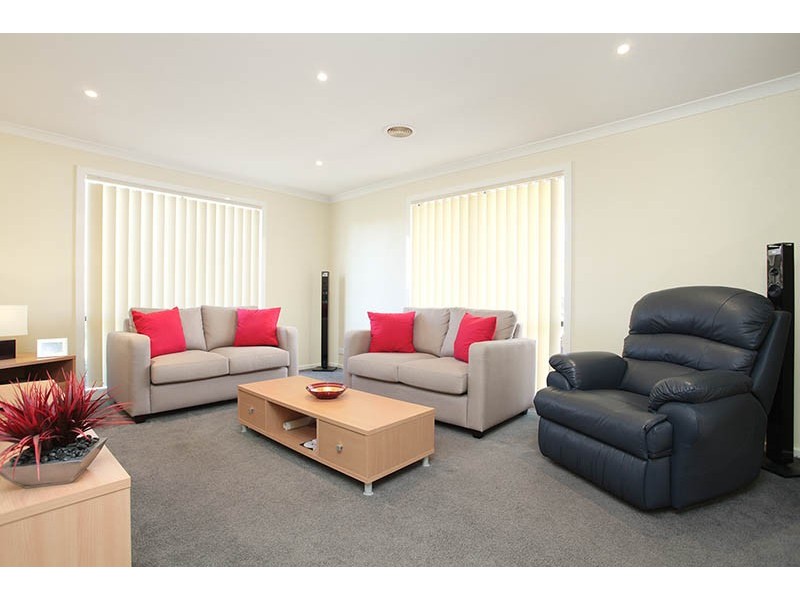 38 Thomas Carr Drive, Tarneit VIC 3029