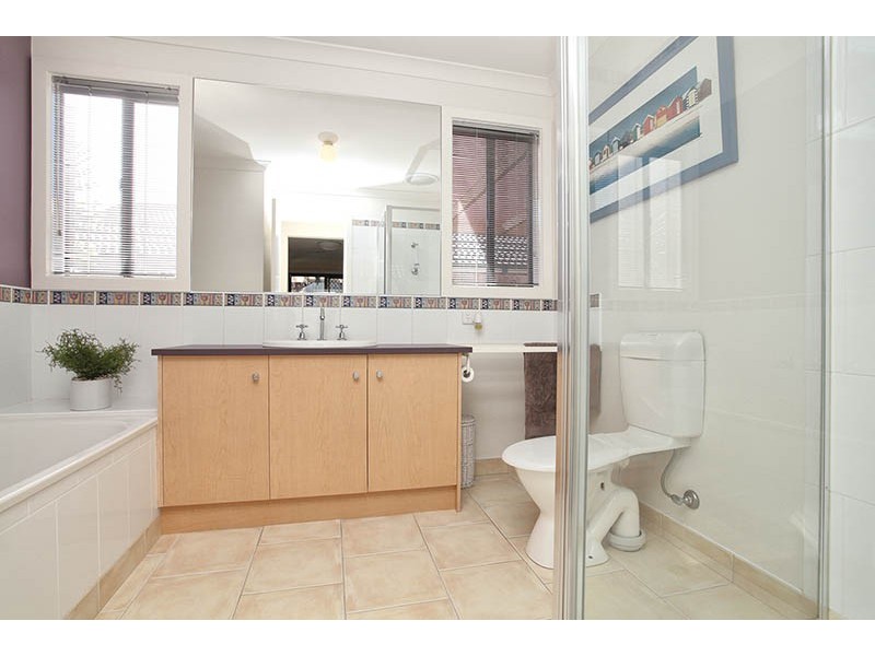 38 Thomas Carr Drive, Tarneit VIC 3029