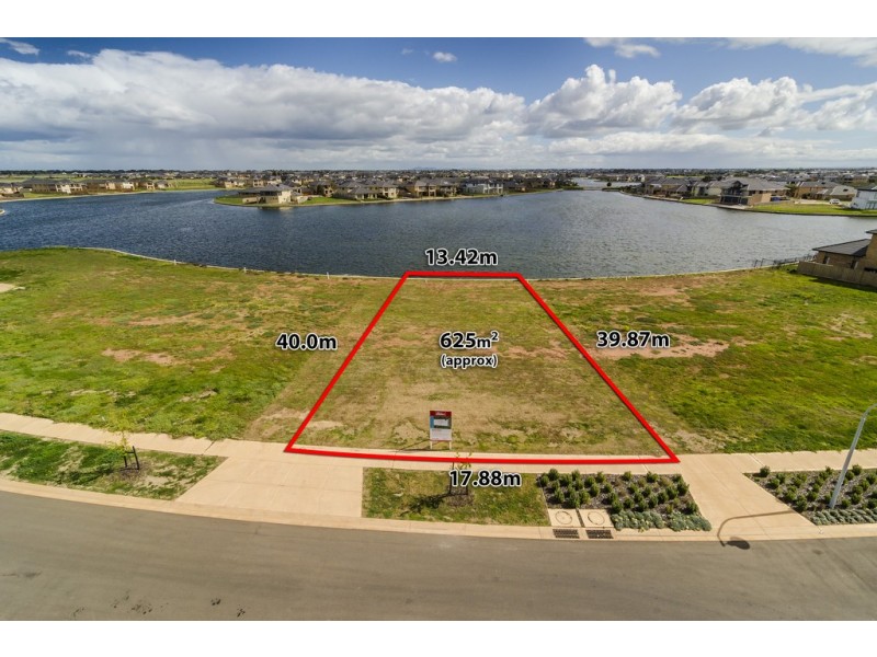 17 (Lot 1922) Spraypoint Drive, Sanctuary Lakes VIC 3030