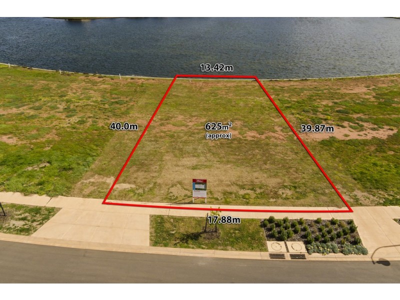 17 (Lot 1922) Spraypoint Drive, Sanctuary Lakes VIC 3030