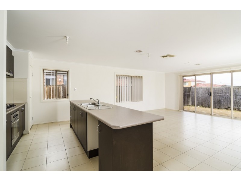21 Solander Grove, Tarneit VIC 3029