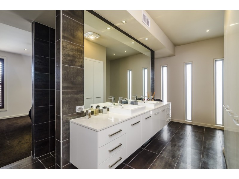 15 Campaspe Way, Point Cook VIC 3030