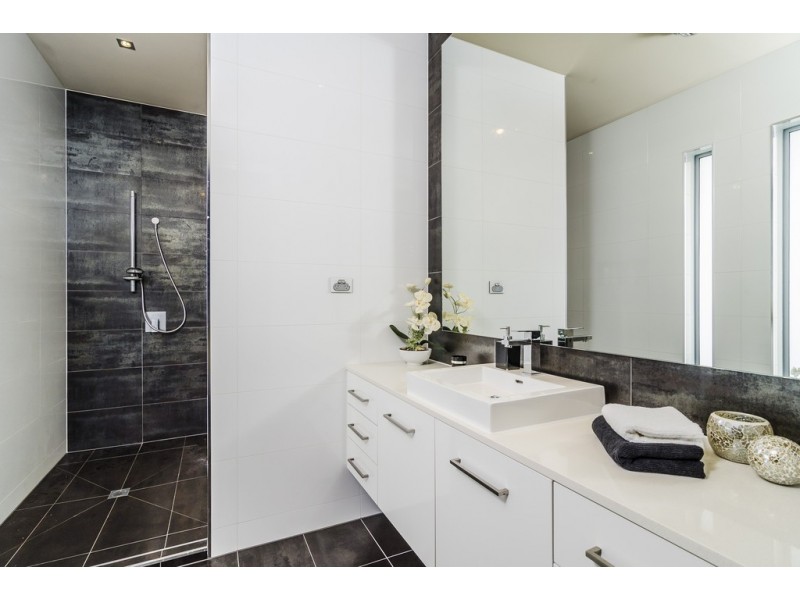 15 Campaspe Way, Point Cook VIC 3030