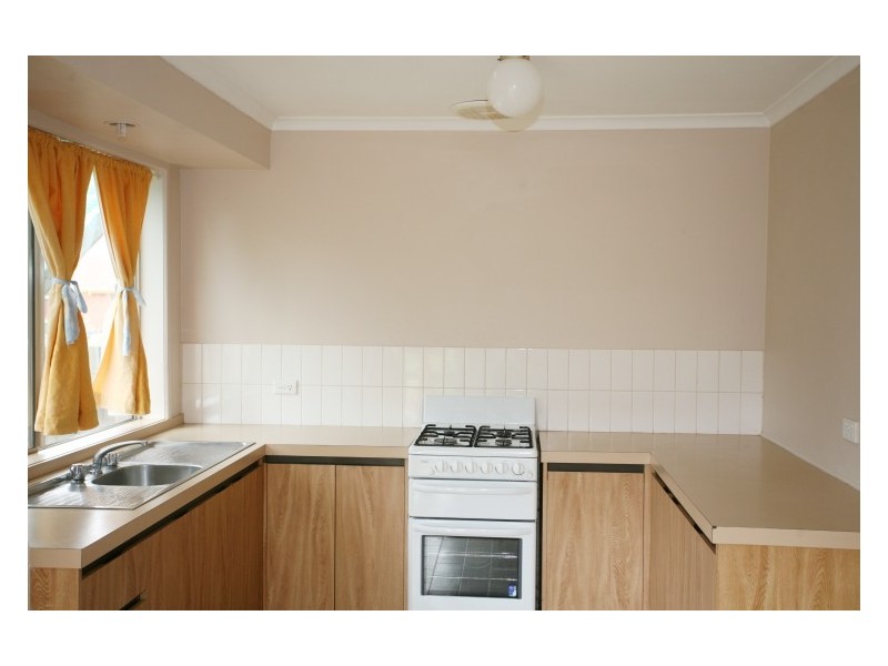 16 Hawkesbury Road, Werribee VIC 3030