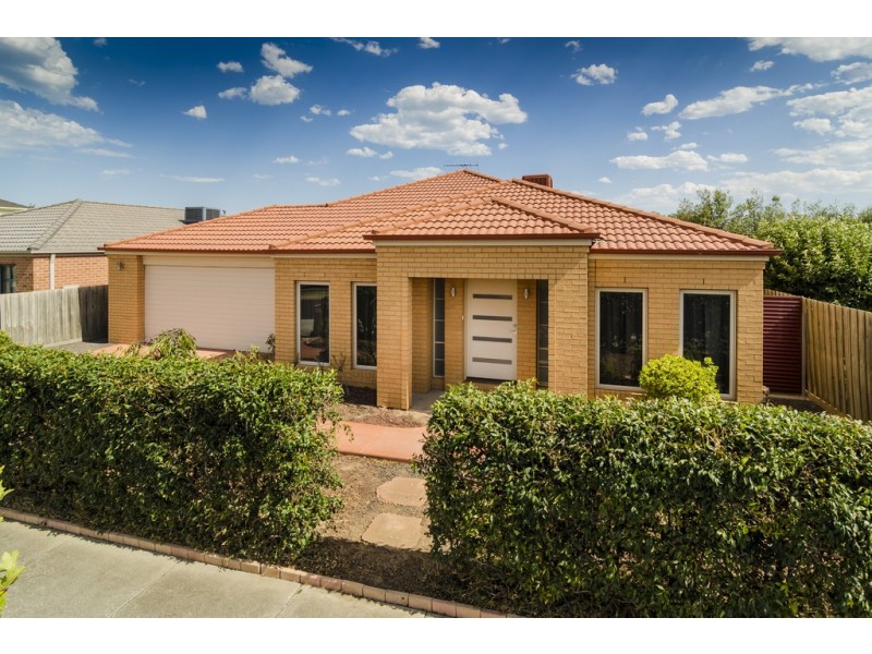 49 Brentwood Drive, Werribee VIC 3030