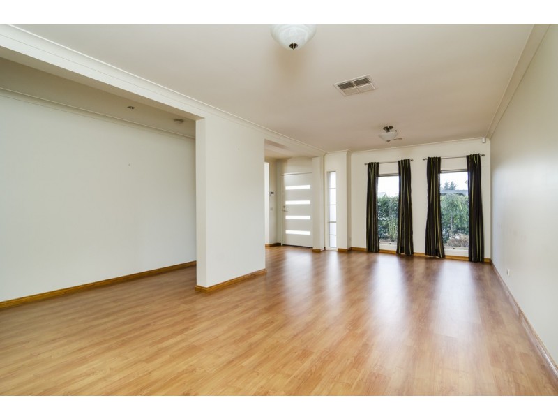 49 Brentwood Drive, Werribee VIC 3030