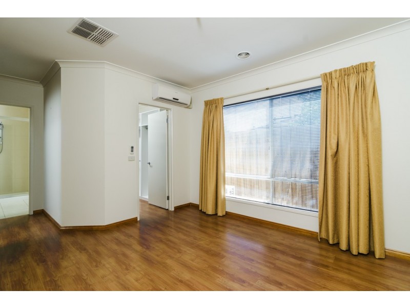 49 Brentwood Drive, Werribee VIC 3030