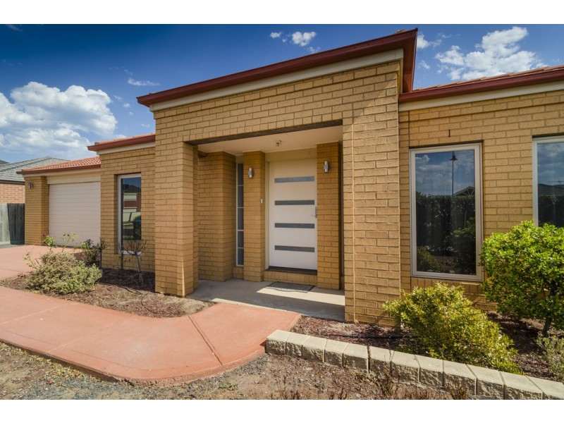 49 Brentwood Drive, Werribee VIC 3030