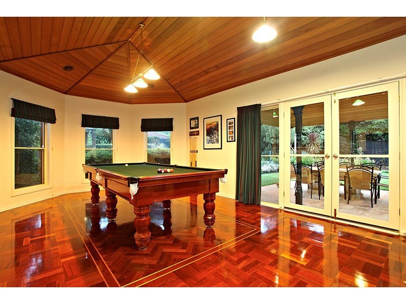 10 Manorvale Parade, Werribee VIC 3030