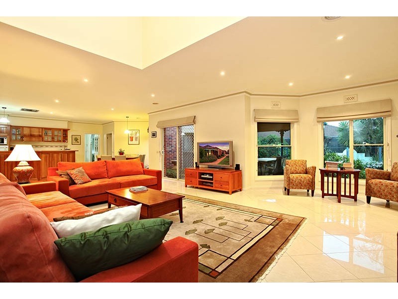 10 Manorvale Parade, Werribee VIC 3030