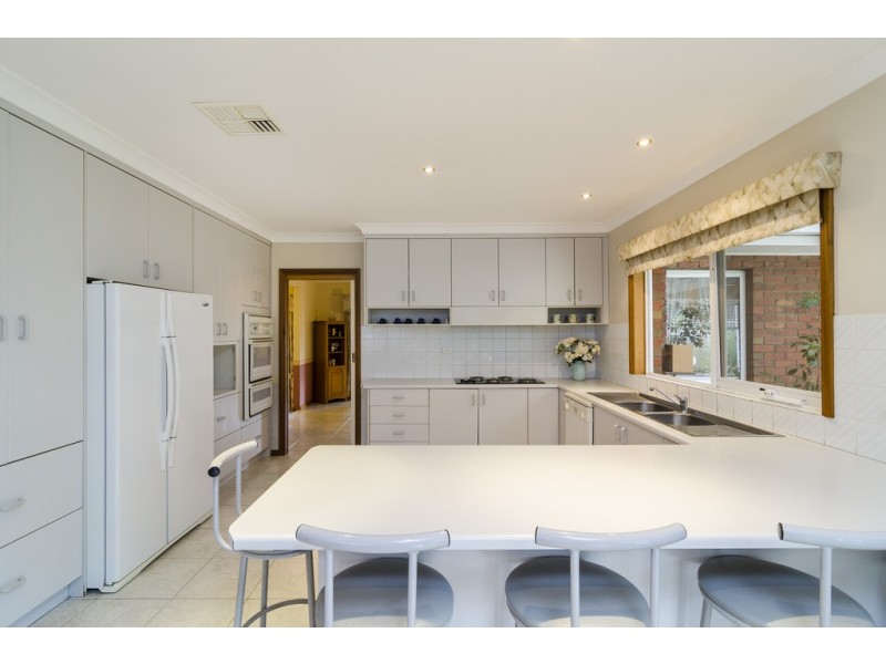 50 Wynarka Drive, Hoppers Crossing VIC 3029