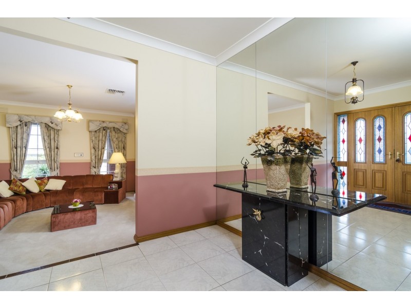 50 Wynarka Drive, Hoppers Crossing VIC 3029