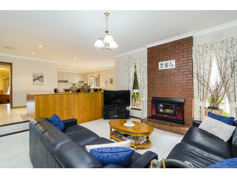 50 Wynarka Drive, Hoppers Crossing VIC 3029