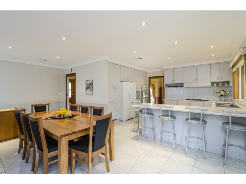 50 Wynarka Drive, Hoppers Crossing VIC 3029