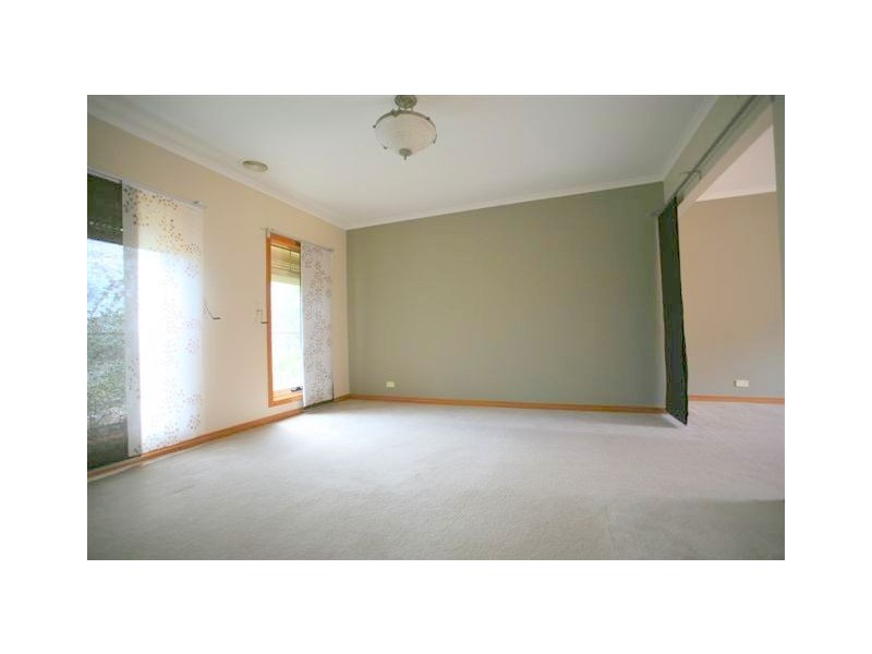 6 Manorvale Parade, Werribee VIC 3030