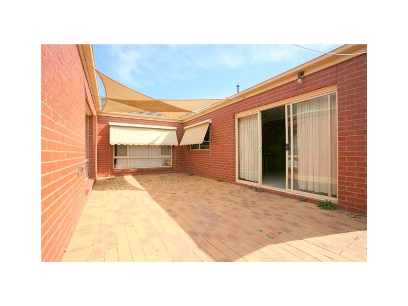 6 Manorvale Parade, Werribee VIC 3030