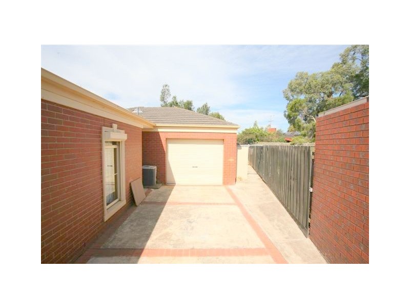 6 Manorvale Parade, Werribee VIC 3030