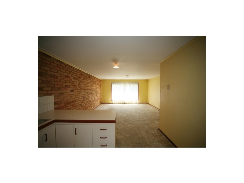 1/2 Weeden Drive, Werribee VIC 3030