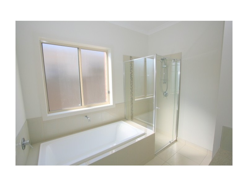 1and2, No 54 O’Reilly Road, Tarneit VIC 3029