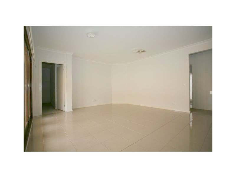 13 Hanworth Avenue, Williams Landing VIC 3027