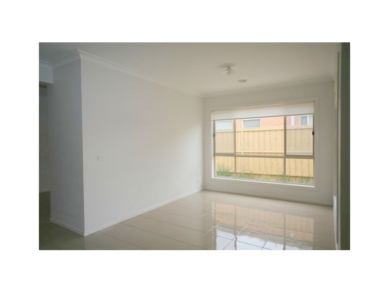 13 Hanworth Avenue, Williams Landing VIC 3027
