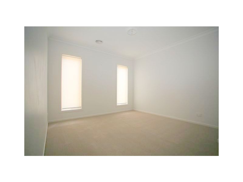 13 Hanworth Avenue, Williams Landing VIC 3027