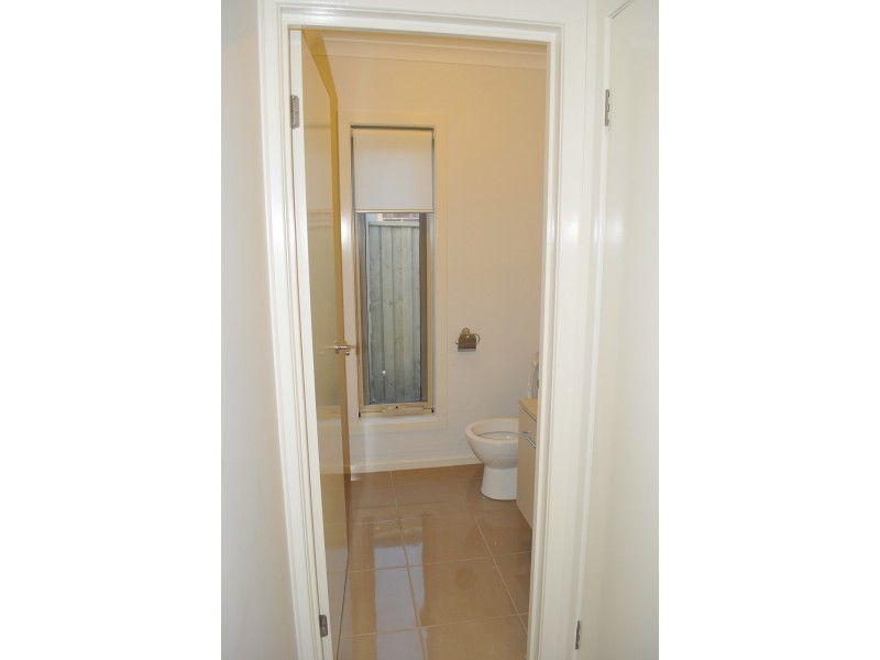 13 Hanworth Avenue, Williams Landing VIC 3027