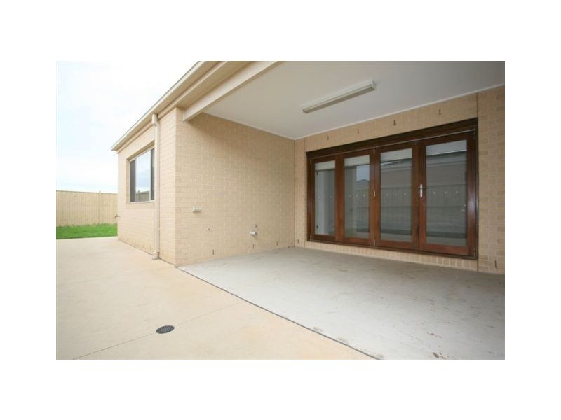 13 Hanworth Avenue, Williams Landing VIC 3027