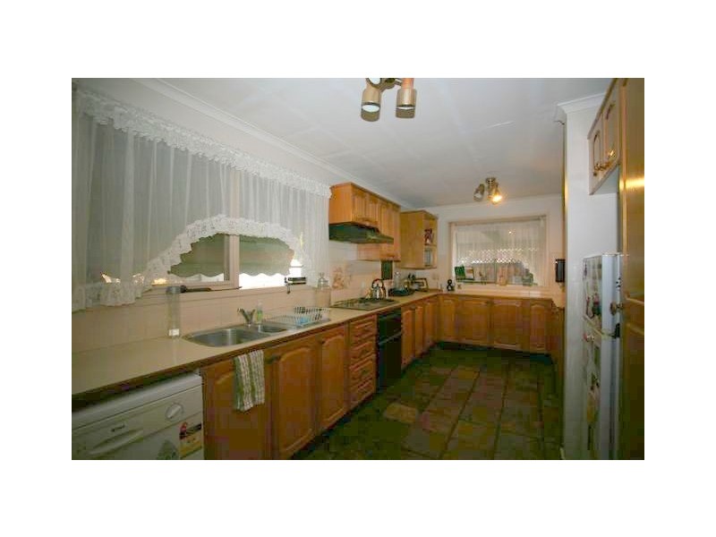 8 Devlin Drive, Hoppers Crossing VIC 3029